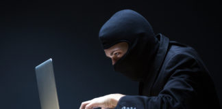 Hacker Symbolfoto; Bild: © Amir Kaljikovic - Fotolia.com