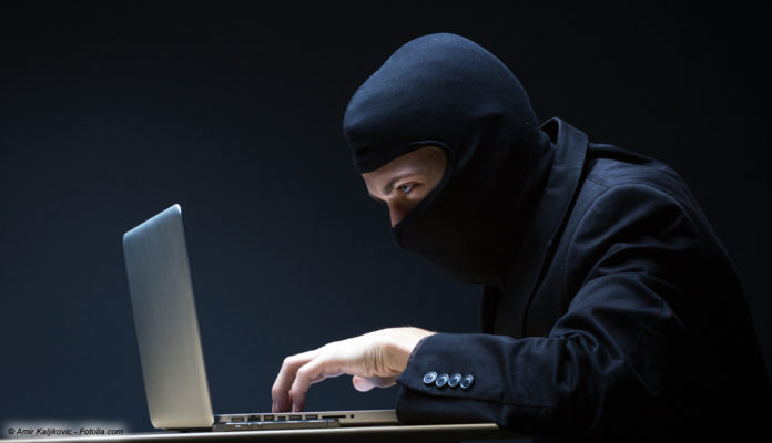 Hacker Symbolfoto; Bild: © Amir Kaljikovic - Fotolia.com