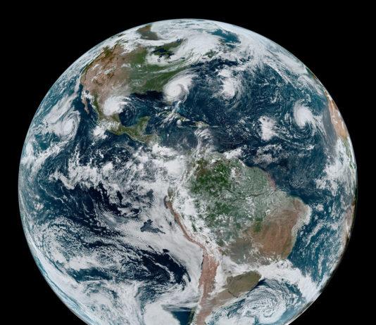 Planet Erde vom Weltraum aus betrachtet