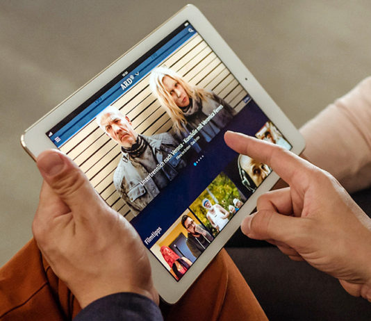 ARD Mediathek Tablet; © SWR/Dennis Weissmantel