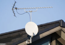 Antenne Terrestrik Sat-Schüssel; © xiaosan - stock.adobe.com