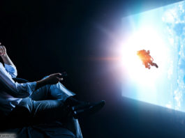 Astronaut, fernsehen, Leinwand; © Sergey Nivens - stock.adobe.com
