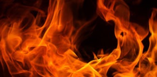 Feuer Flamme; © kardd - stock.adobe.com