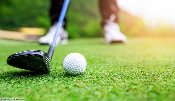 Golf, Rasen, Golfschläger; © pakorn - stock.adobe.com