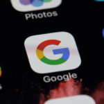 Google, App; © charnsitr - stock.adobe.com