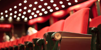 Kino, Sessel; © aerogondo - Fotolia.com