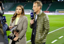 Moderatorin Laura Wontorra, RTL-Fußball-Experte Jürgen Klinsmann; © TVNOW / Ralf Jürgens