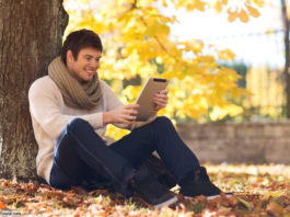 Mann, Tablet; © Syda Productions - Fotolia.com