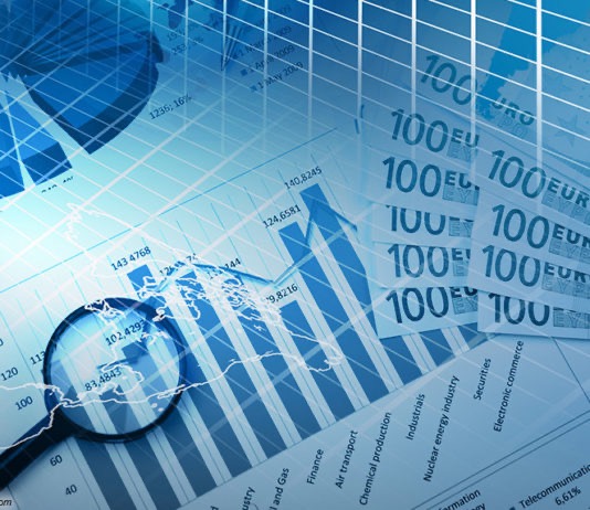 Quoten Diagramme, Geldscheine, Lupe; © Sergey Nivens - stock.adobe.com