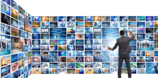 Screenshots, Bildschirme, Mann; © Elnur - stock.adobe.com
