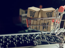 Shopping; © tevalux11 - stock.adobe.com