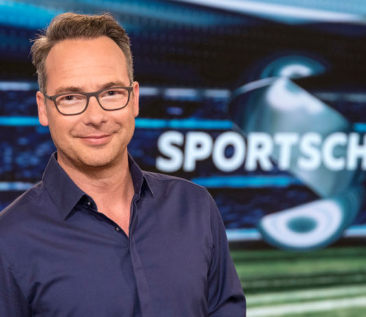 Sportschau Matthias Opdenhoevel; © WDR/Herby Sachs
