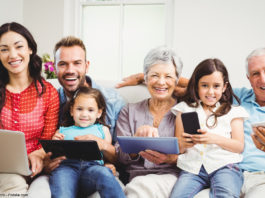 Familie; © WavebreakmediaMicro - Fotolia.com