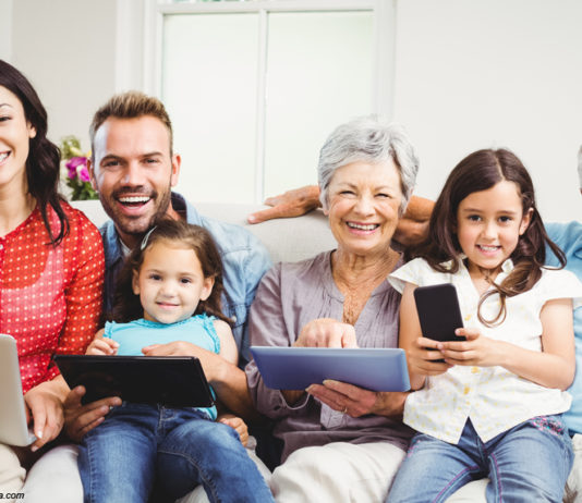Familie; © WavebreakmediaMicro - Fotolia.com