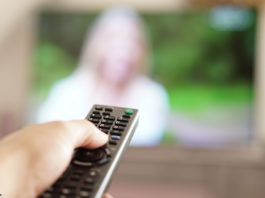Fernbedienung, Fernsehen; © fotos4u - Fotolia.com