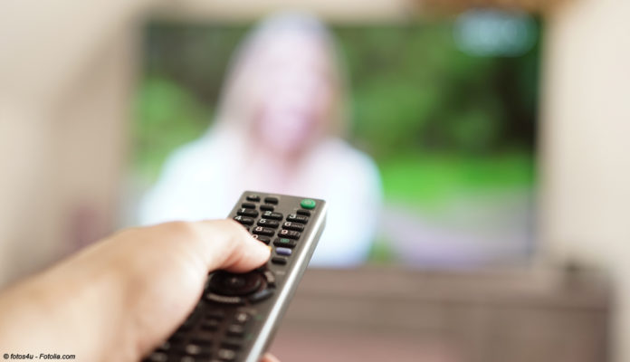 Fernbedienung, Fernsehen; © fotos4u - Fotolia.com