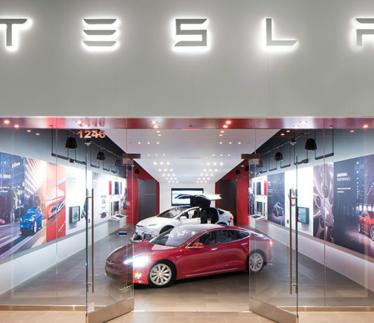 Tesla Store; © Tesla