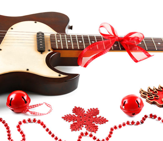 Weihnachten, Geschenk, Gitarre, Musik; Africa Studio - Fotolia.com