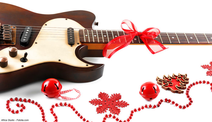 Weihnachten, Geschenk, Gitarre, Musik; Africa Studio - Fotolia.com