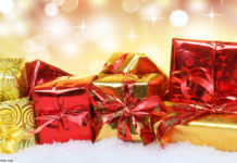 Weihnachten, Geschenke; © fotoknips - Fotolia.com