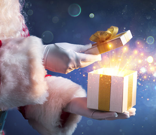 Weihnachten, Geschenke; © Romolo Tavani - stock.adobe.com