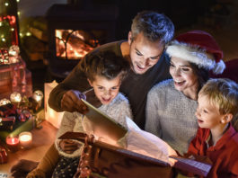Weihnachten 2023, Geschenke, iPad; © jackfrog - Fotolia.com.jpg