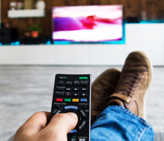 Fernbedienung, Fernsehen; © ghazii - Fotolia.com