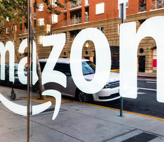 Amazon Schaufenster; © Andrei - stock.adobe.com