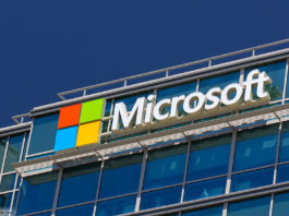 Microsoft; © wolterke - stock.adobe.com