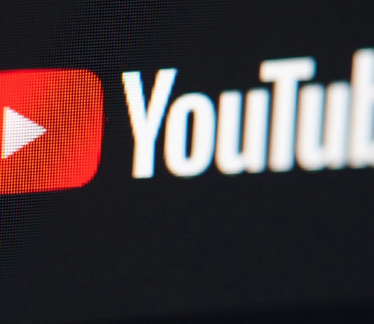 Youtube; © PixieMe - stock.adobe.com