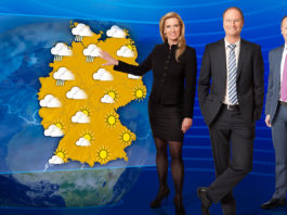 Wettermoderatoren Claudia Kleinert (l.), Sven Plöger (M.) und Karsten Schwanke (r.) Wetterbericht; © ARD/Cumulus