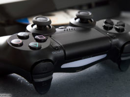 Controller Playstation; © Daniel Krasoń - stock.adobe.com
