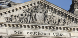 Bundestag Reichstag Politik Parteien Dem deutschen Volke; © Deutscher Bundestag/Julia Nowak-Katz