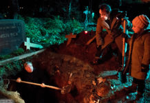 Friedhof, Tatort, Menschen; © WDR/Martin Valentin Menke