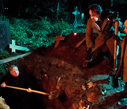 Friedhof, Tatort, Menschen; © WDR/Martin Valentin Menke