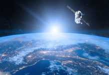 Weltraum, Satellit, Erde; © Paopano - stock.adobe.com