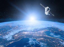 Weltraum, Satellit, Erde; © Paopano - stock.adobe.com