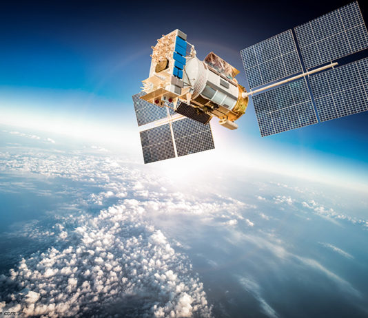 Satellit, Erde; © Andrey Armyagov - stock.adobe.com