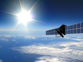 Satellit, Wolken, Sonne; © @nt - stock.adobe.com