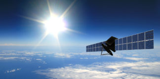 Satellit, Wolken, Sonne; © @nt - stock.adobe.com