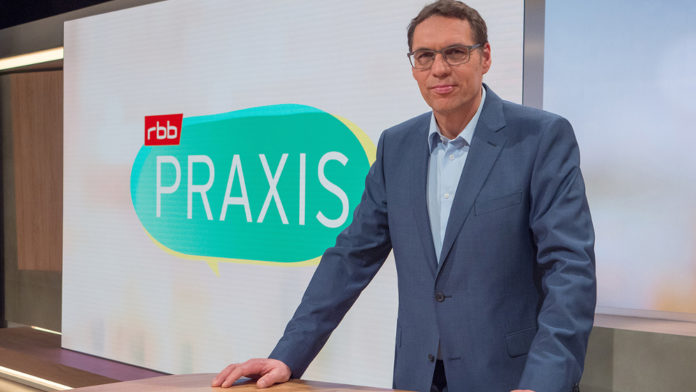 Raiko Thal im neuen RBB-Praxis-Studio; ©RBB/Thomas Ernst