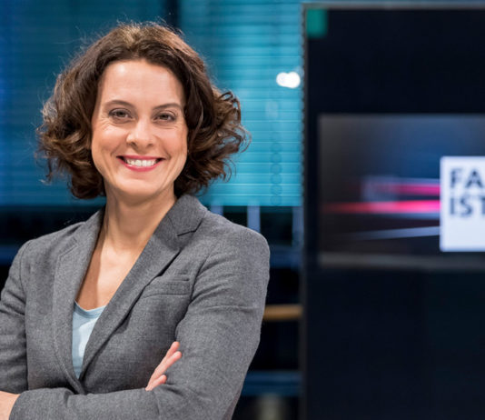 Fakt ist, MDR, Studio, Moderatorin; © MDR/Andreas Lander