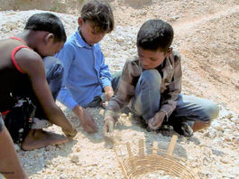 Mica Mine Kinderarbeit; © obs/ZDF/Brando Baranzelli