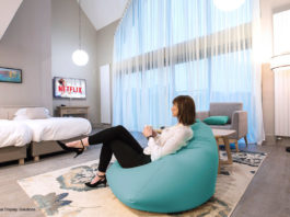 Netflix Philips Display Hotel; © Philips Professional Display Solutions