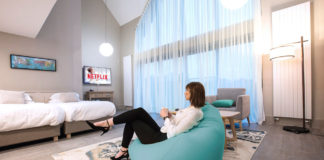 Netflix Philips Display Hotel; © Philips Professional Display Solutions