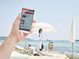Vodavone Handy am Strand