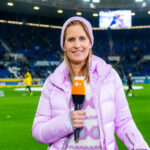 Kathrin Müller-Hohenstein ist für das ZDF als Moderatorin beim Nations League-Spiel der DFB-Elf gegen die Ukraine im Einsatz.