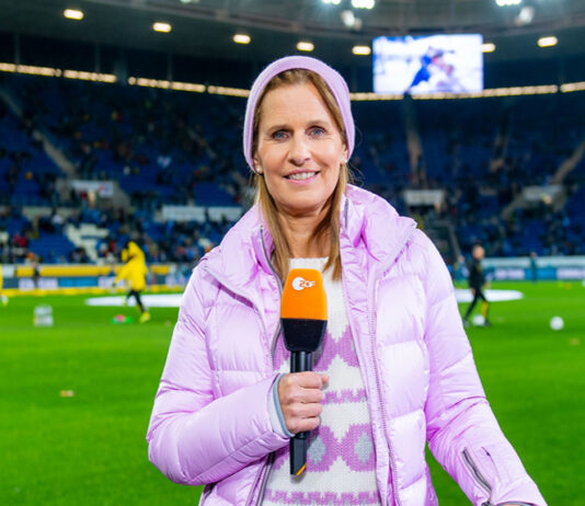 Kathrin Müller-Hohenstein ist für das ZDF als Moderatorin beim Nations League-Spiel der DFB-Elf gegen die Ukraine im Einsatz.