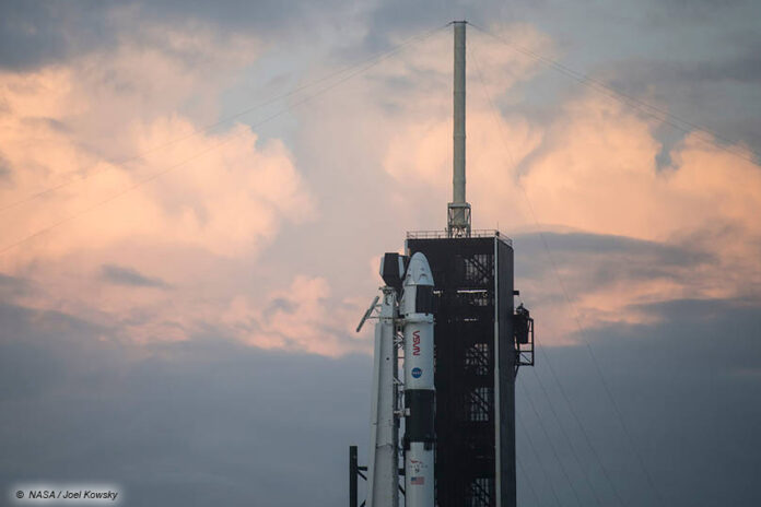 spacex-crewdragon-nasa Das SpaceX-Raumschiff "Crew Dragon" am Launchpad der NASA in Cape Canaveral, Florida