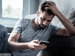 Telefonterror, bei Anruf Ärger: Stress am Smartphone. © Viacheslav Lakobchuk / stock.adobe.com